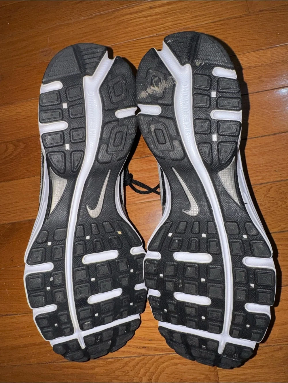 Nike Black & White Men's Running Sneakers-Downshift